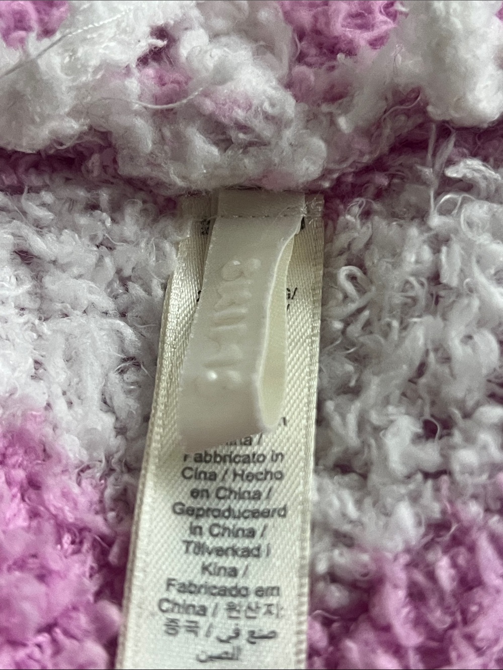 Skims Cozy Heart Plush Robe in Cream with Pink Hearts - Picture 9 of 9